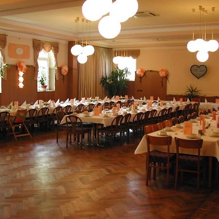 Fraenkischer Gasthof Lutz Giebelstadt Εξωτερικό φωτογραφία